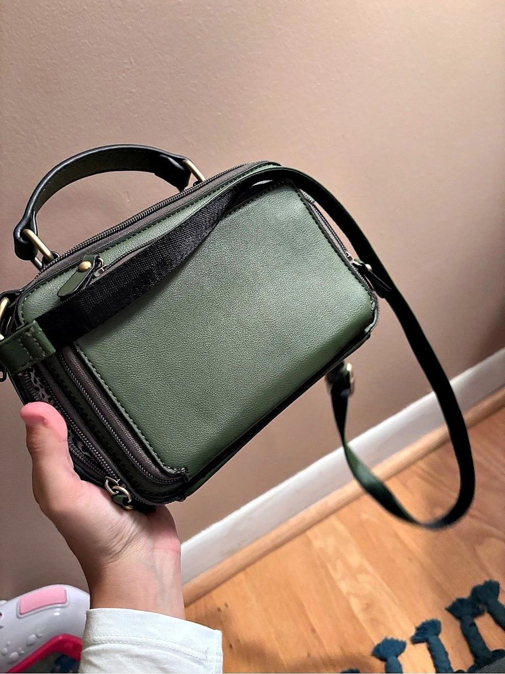 Jesse James Gun purse - Green Crossbody Bag